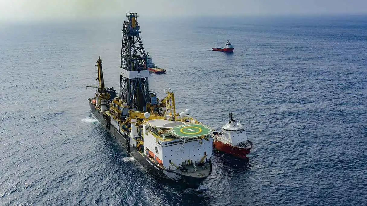 أفريقيا النفطية على أعتاب إصلاحات كبرى.. هل تعود الشركات العملاقة إلى القارة؟