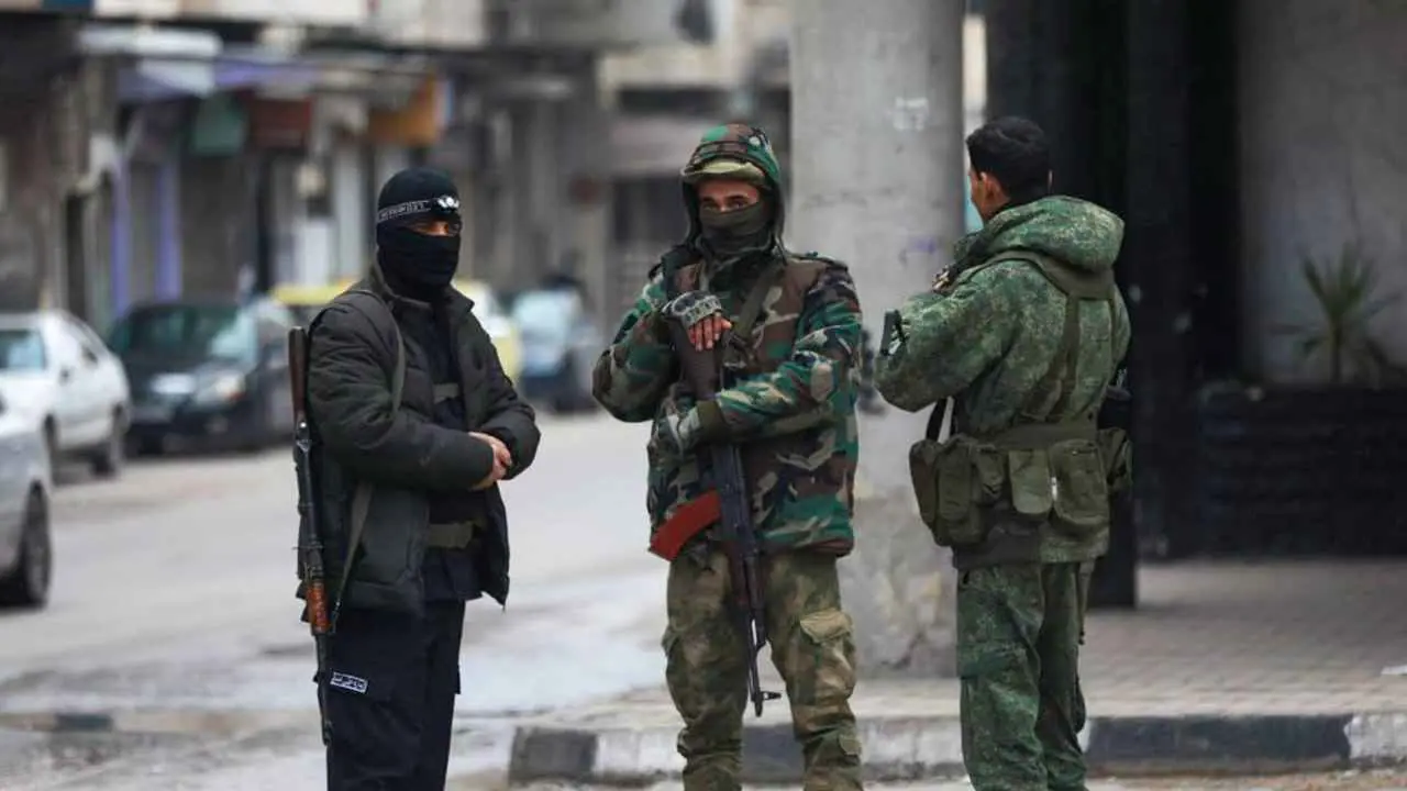 وزير الداخلية السوري: سنلاحق من يرفض تسليم السلاح