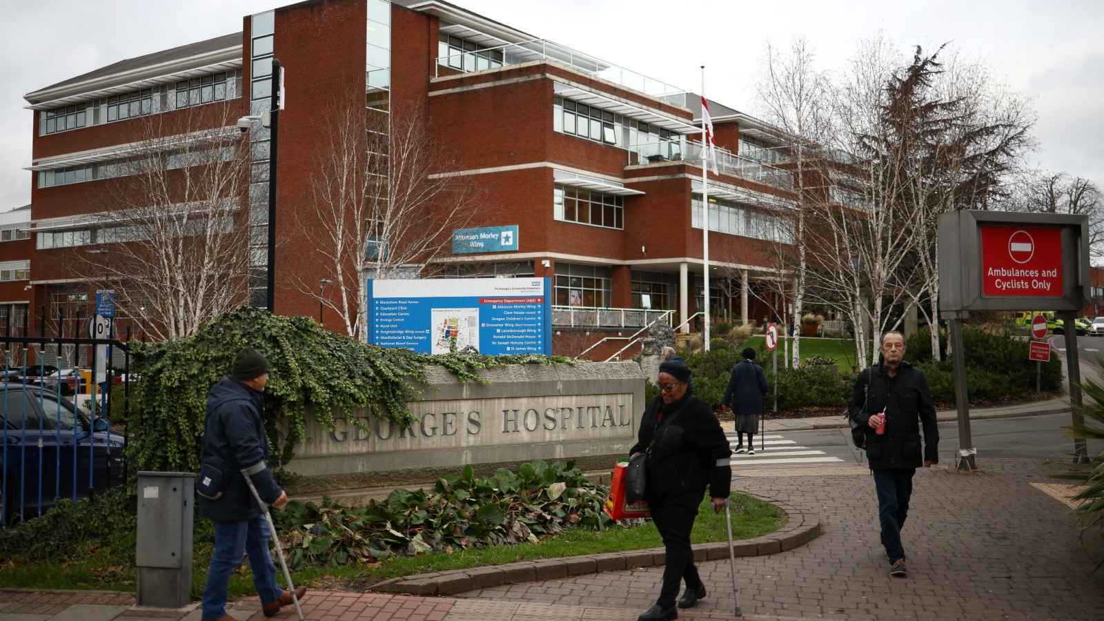 الوزير "يشعر بالخجل".. 50 وفاة يوميًا في مستشفيات بريطانيا