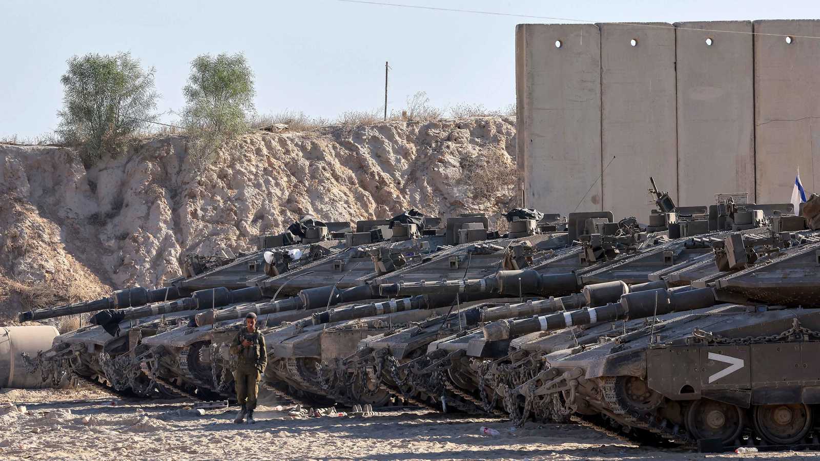 معاريف: حكومة نتنياهو تهيئ الإسرائيليين لـ"حدث كبير" على الحدود اللبنانية