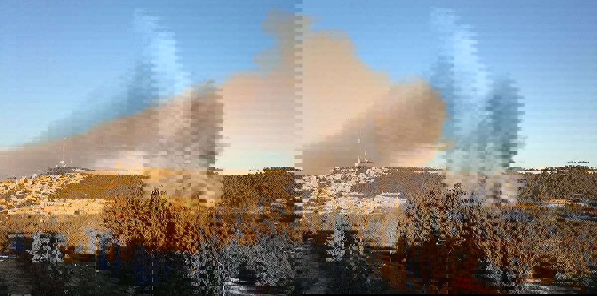 بالفيديو والصور.. حريق داخل محيط القصور الملكية في الأردن