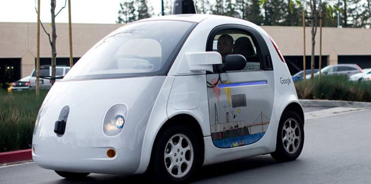 بالصور.. سيارة غوغل الذكية ترتكب حادثاً غبياً