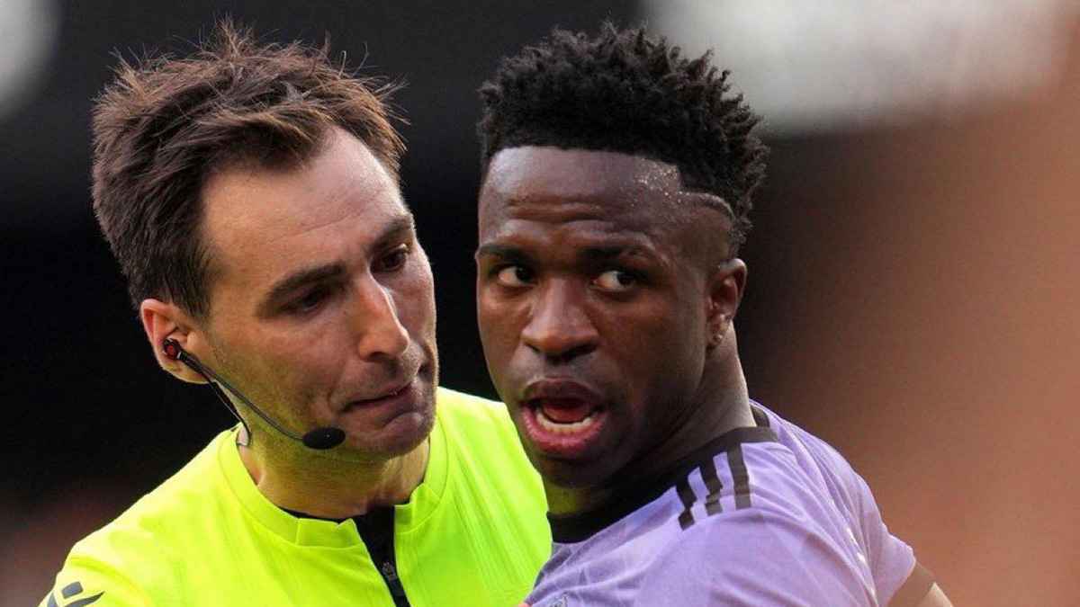 بطل أزمة شهيرة.. الإعلان عن حَكم نهائي كأس ملك إسبانيا بين برشلونة وريال مدريد