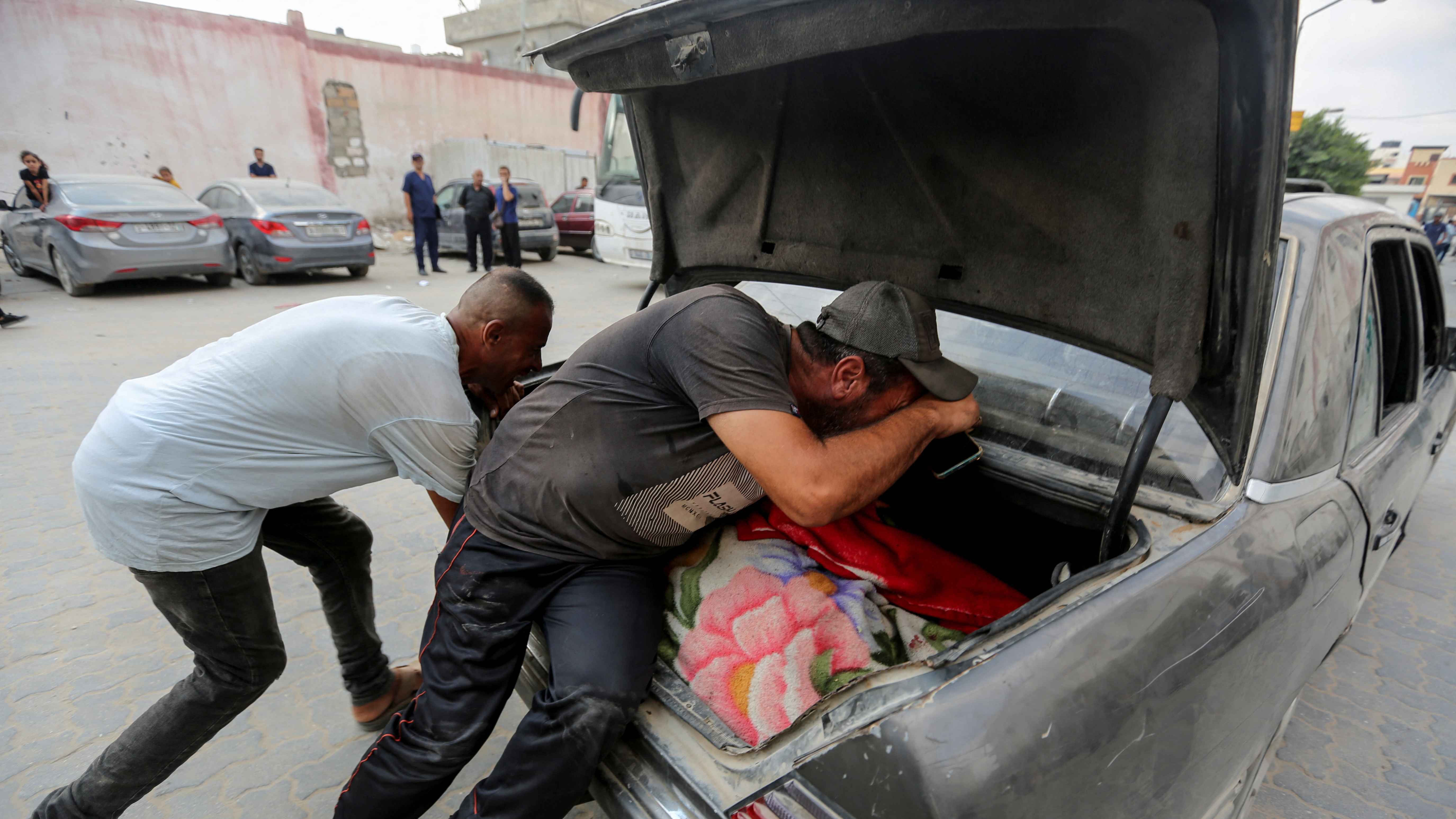 الجيش الإسرائيلي ينفذ أعنف هجوم على شرق خان يونس منذ اجتياح المدينة (فيديو)