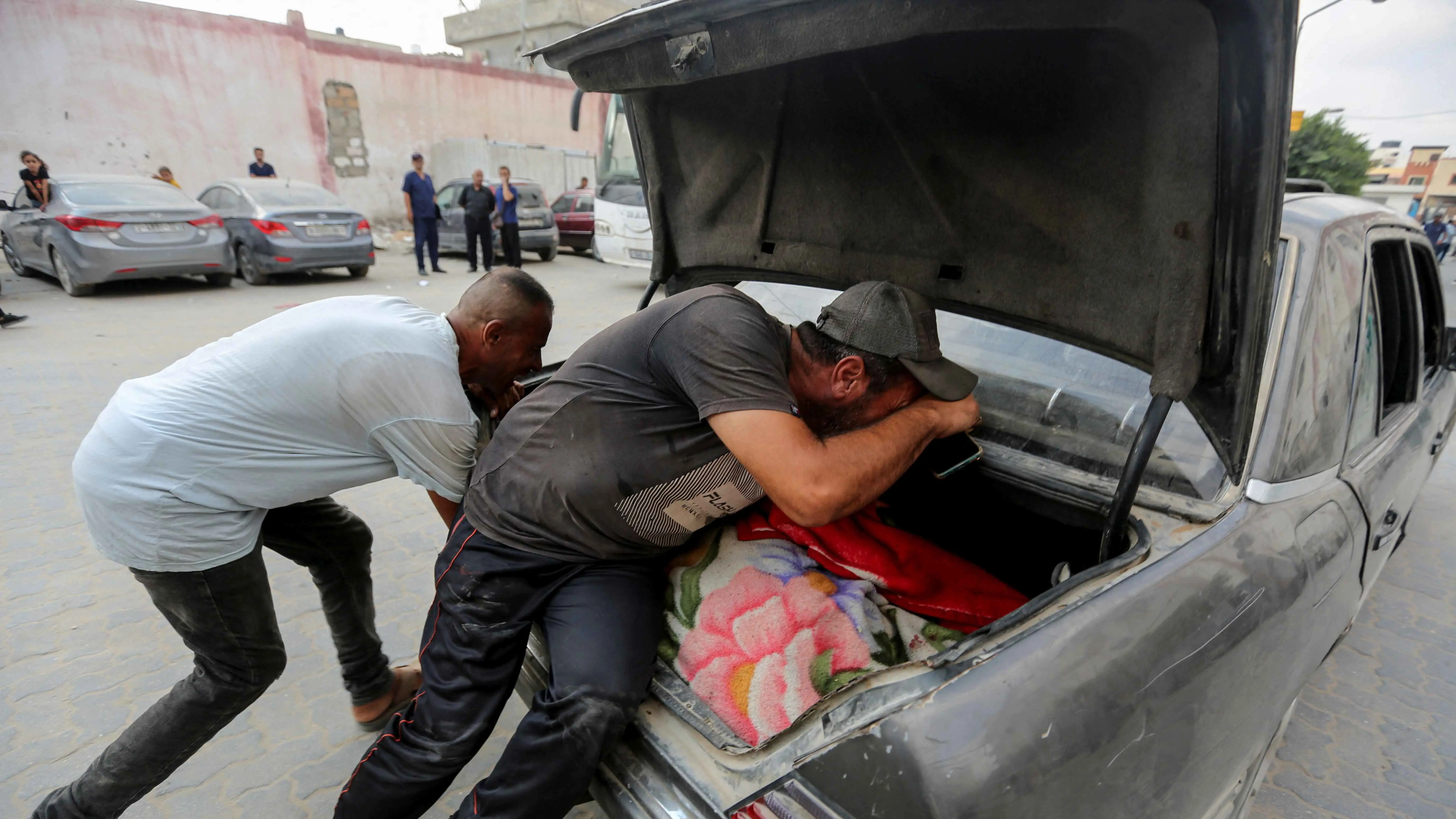 الجيش الإسرائيلي ينفذ أعنف هجوم على شرق خان يونس منذ اجتياح المدينة (فيديو)