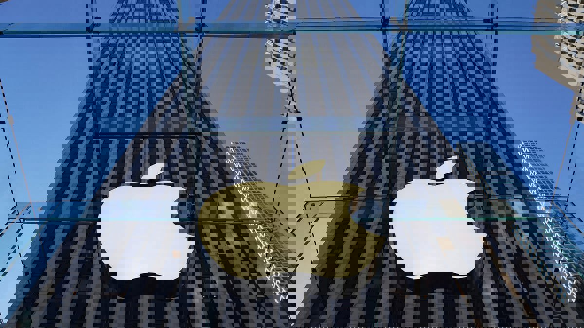 بلومبيرغ: أبل تعتزم استكمال خارطة طريق لإنهاء شراكتها مع إنتل بحلول 2022