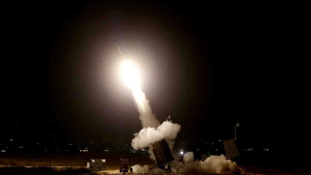 إسرائيل تعلن اعتراض صاروخ حوثي أطلق من اليمن (فيديو)