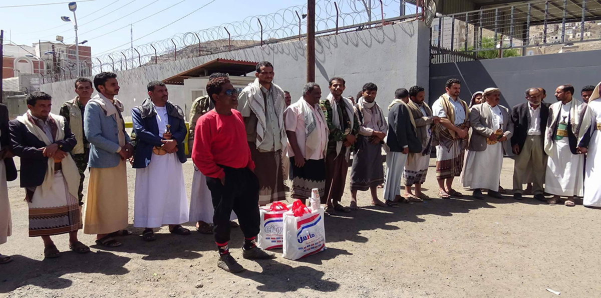 مسؤول حكومي يمني: وفاة 5 من موظفي ميناء الحديدة بسبب انتهاكات الحوثيين‎