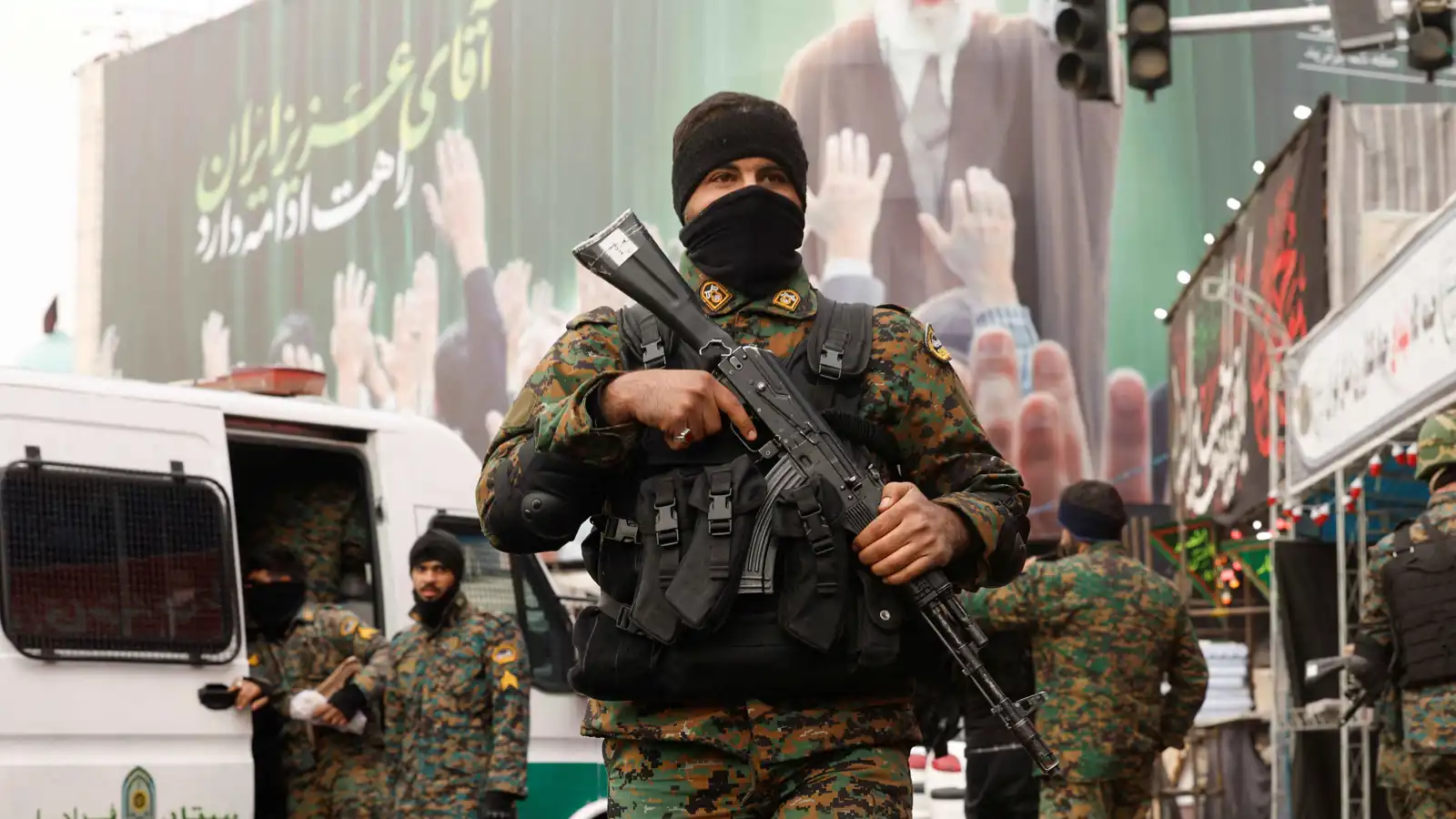 مقتل 7 جنود إثر غارات جوية على إيران