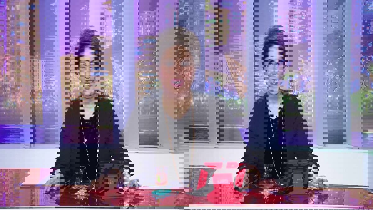 "يوتيوب" يحذف حلقات برنامج الإعلامية الكويتية فجر السعيد