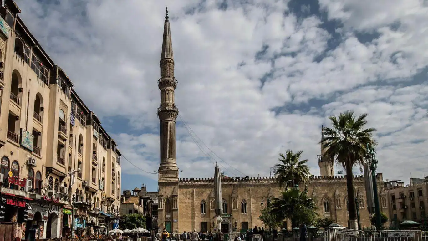 مسجد الحسين.. قلب القاهرة النابض في رمضان 2026 (فيديو)