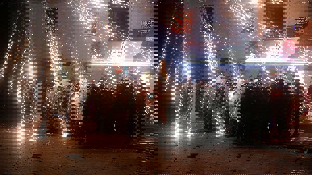 احتراق مصرف في صيدا.. احتجاجات وأعمال عنف بعدة مدن لبنانية‎