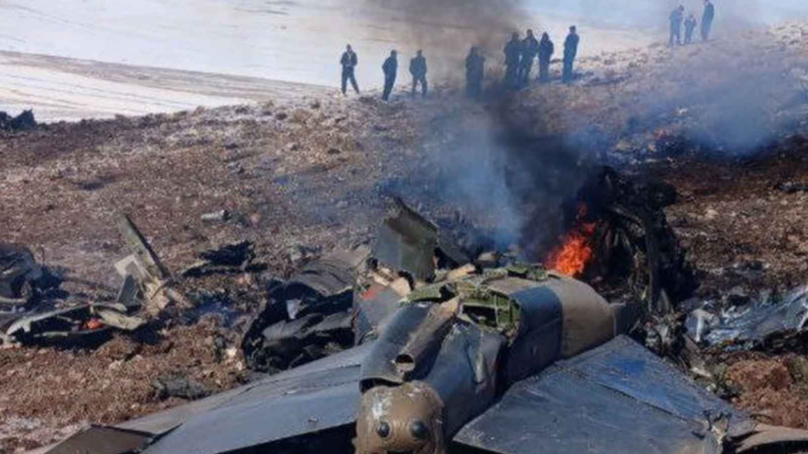 تحطم طائرة عسكرية في همدان غربي إيران (صور)
