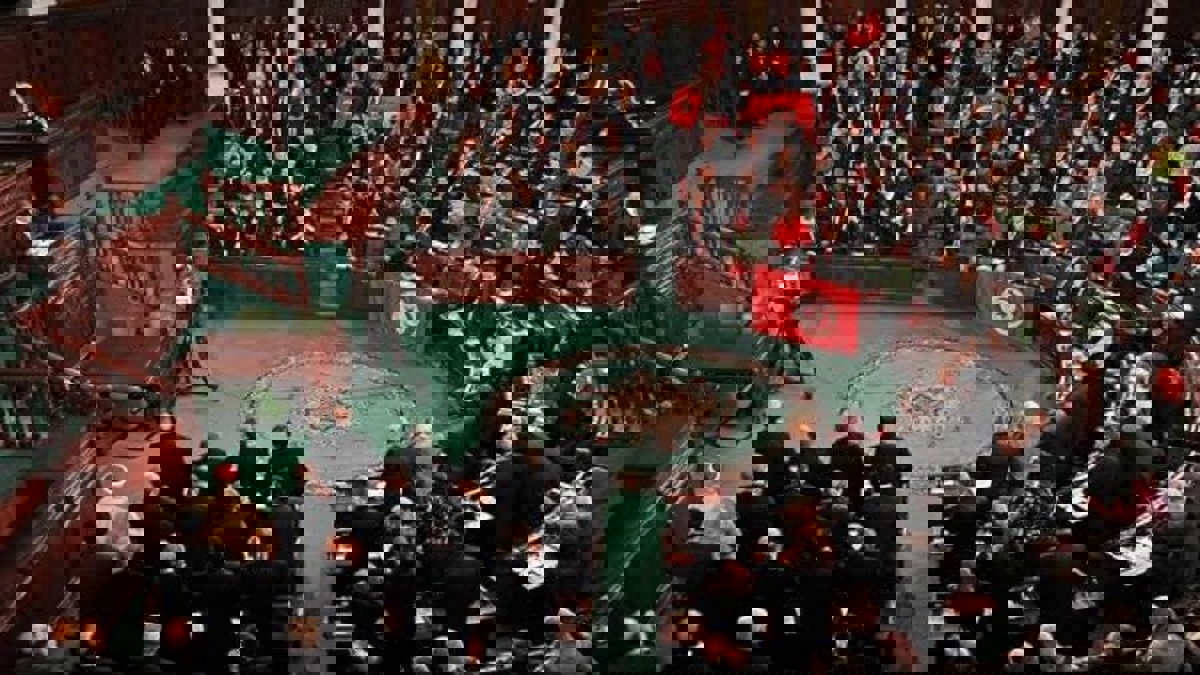 انتخاب المستشار السابق للمرزوقي لعضوية المحكمة الدستورية يثير جدلًا في تونس