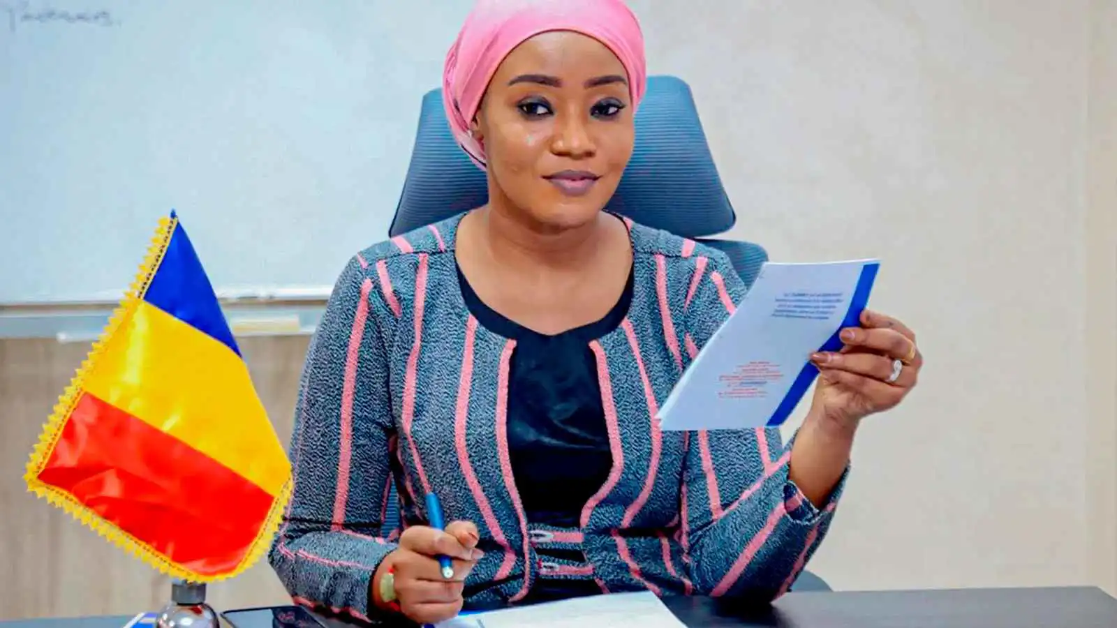 سفيرة تشاد لدى فرنسا.. هل تعيد أمينة لونغوه دفء العلاقات بين البلدين؟