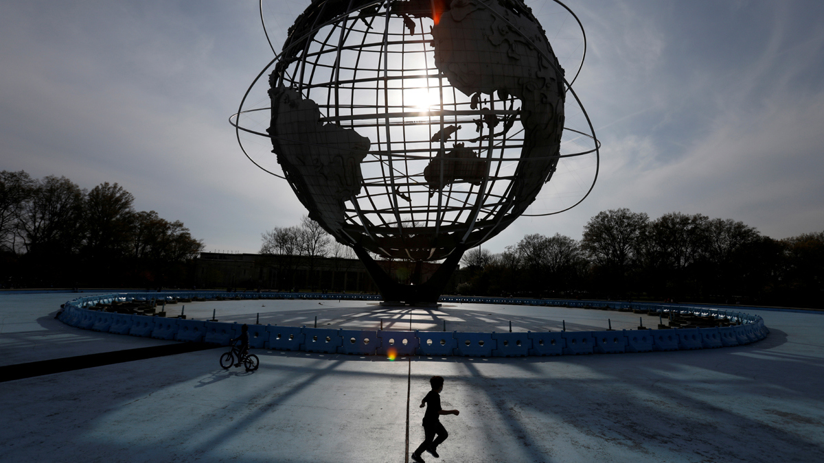 وفيات كورونا تتخطى 200 ألف ومنظمة الصحة تحذر من إصدار وثائق مناعة