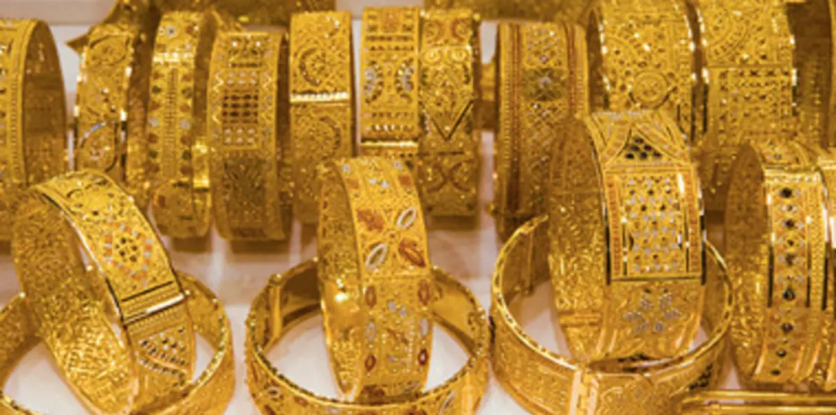 أسعار الذهب تنخفض مع تحليق الدولار قرب ذروة 2018‎