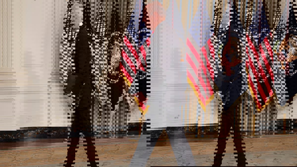 أمريكا تودّع عامًا ثقيلاً..  حرائق دولية ومشكلات داخلية