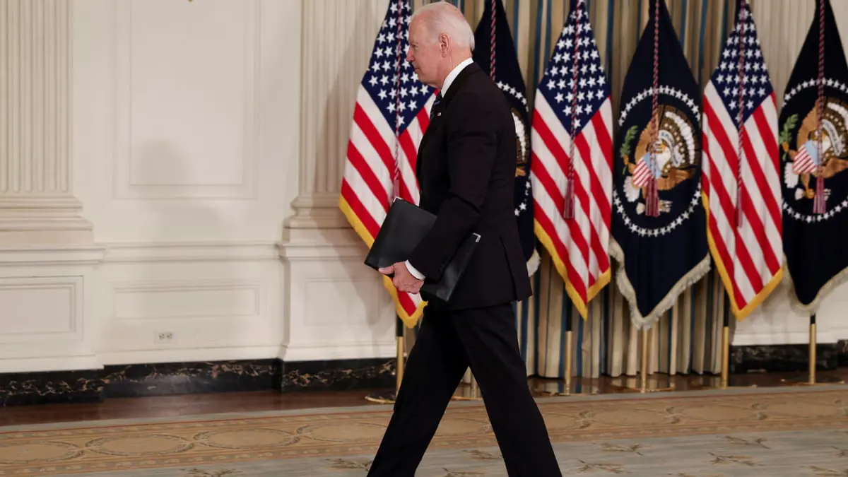 أمريكا تودّع عامًا ثقيلاً..  حرائق دولية ومشكلات داخلية