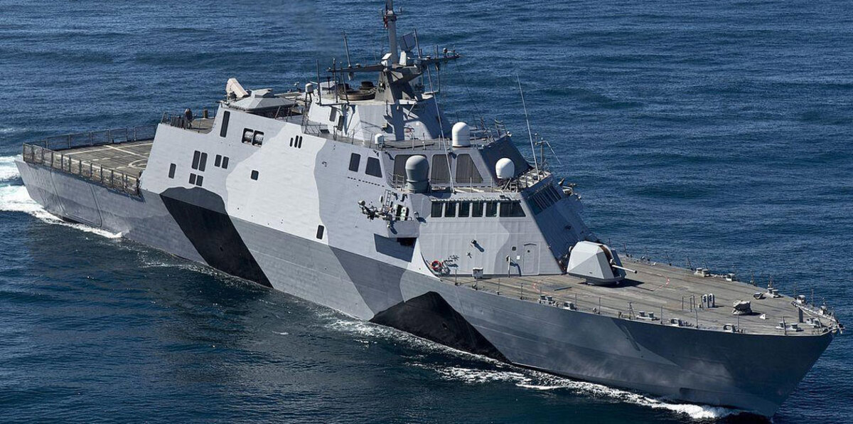 البحرية الأمريكية تدشن سفينة حربية جديدة في البحرين‎
