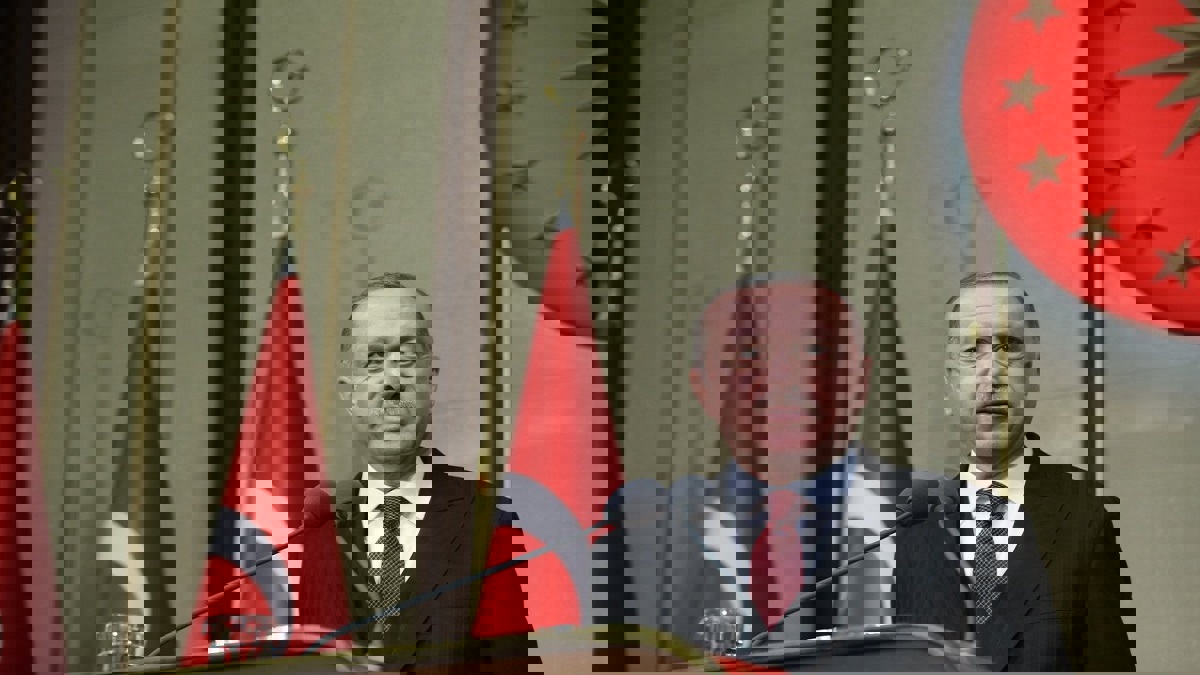 أردوغان يعترف بحصار القوات التركية في إدلب ويعد بـ"تحريرها"