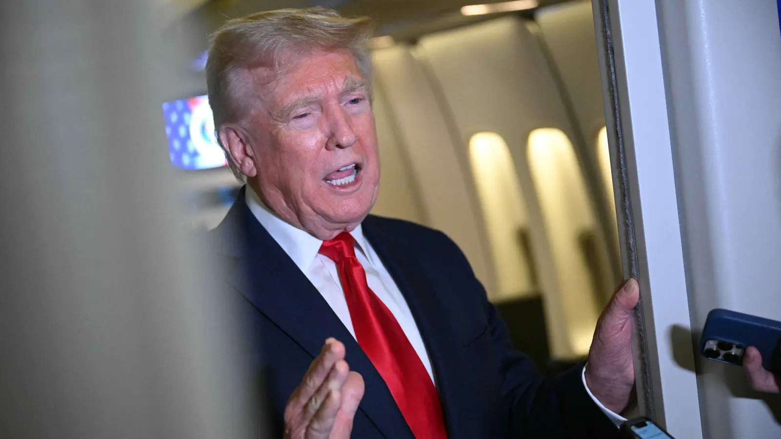 "مروّعة وفظيعة".. ترامب يعلق على الضربة الروسية في سومي