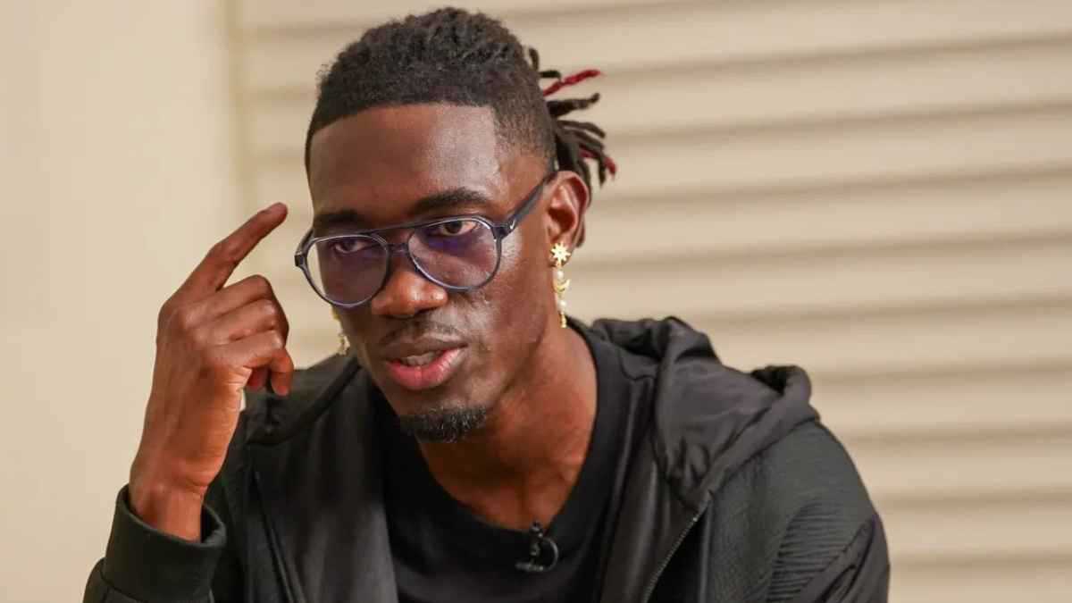 لقطات صادمة للسطو على منزل نجم توتنهام إيف بيسوما (فيديو)