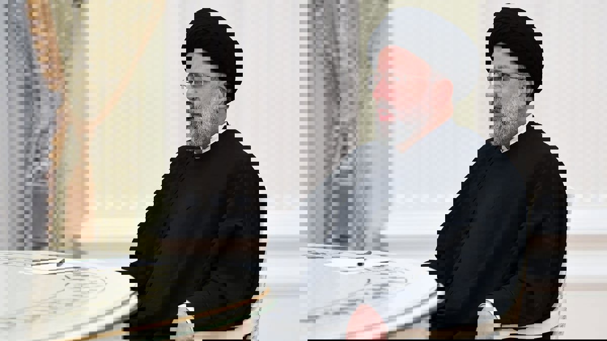 الرئيس الإيراني: منفذ هجوم مشهد متأثر بالجماعات "التكفيرية الأمريكية"