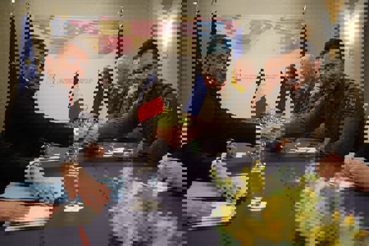 ماكرون: زيارة زيلينسكي إلى اليابان "تغير قواعد اللعبة"