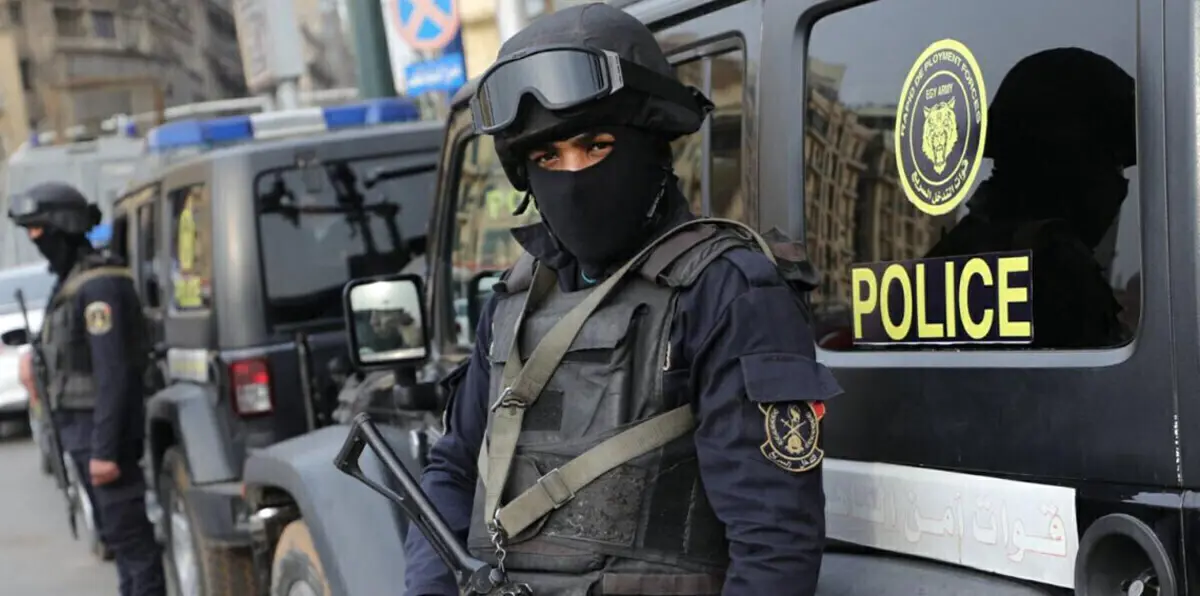 مصر تبث لقطات حية من معركة الواحات