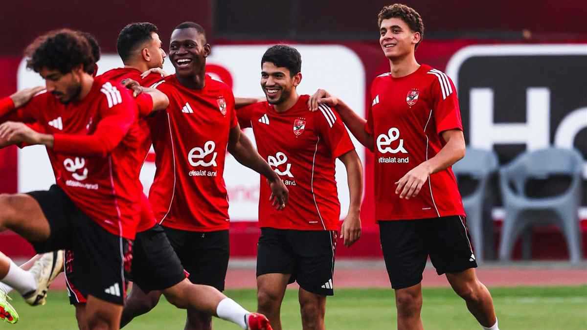 عرض مفاجئ من برشلونة لـ"جوهرة" الأهلي المصري