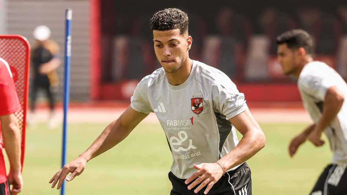 عقد يعدل تلقائيا.. إمام عاشور يصدم الخطيب بـ5 شروط نارية للتجديد