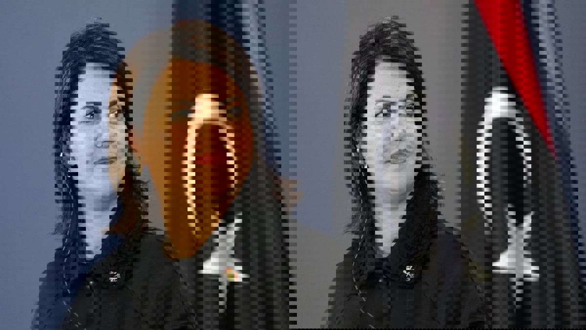 من هي الوزيرة الليبية المقالة نجلاء المنقوش؟