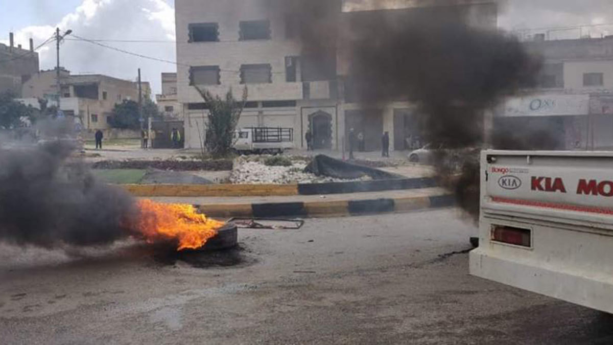 الأردن.. انتحار بائع متجول بعد مصادرة عربته يشعل احتجاجات في إربد (فيديو وصور)