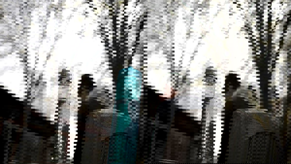 دراسة: المياه المعبأة تحوي مئات الآلاف من جزيئات البلاستيك