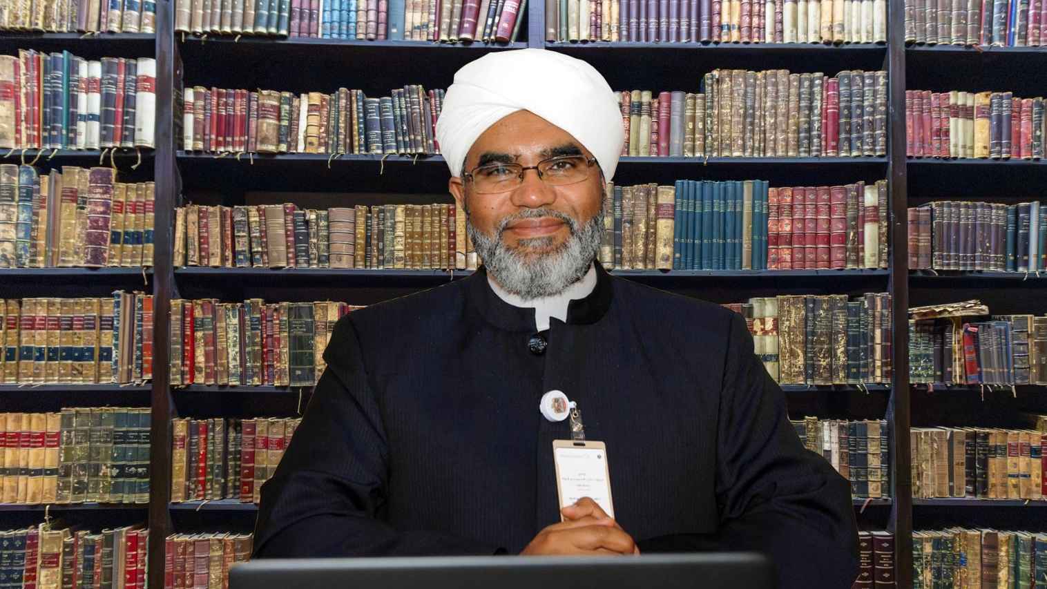 إمام المسجد الكبير في لندن: مخاوف مسلمي بريطانيا "مشروعة" ونطالب بنبذ العنصرية