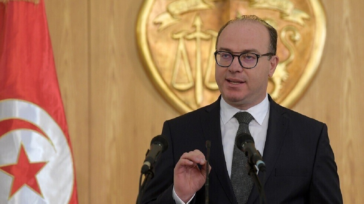 هل تطيح شبهة "تضارب المصالح" برئيس الحكومة التونسية؟