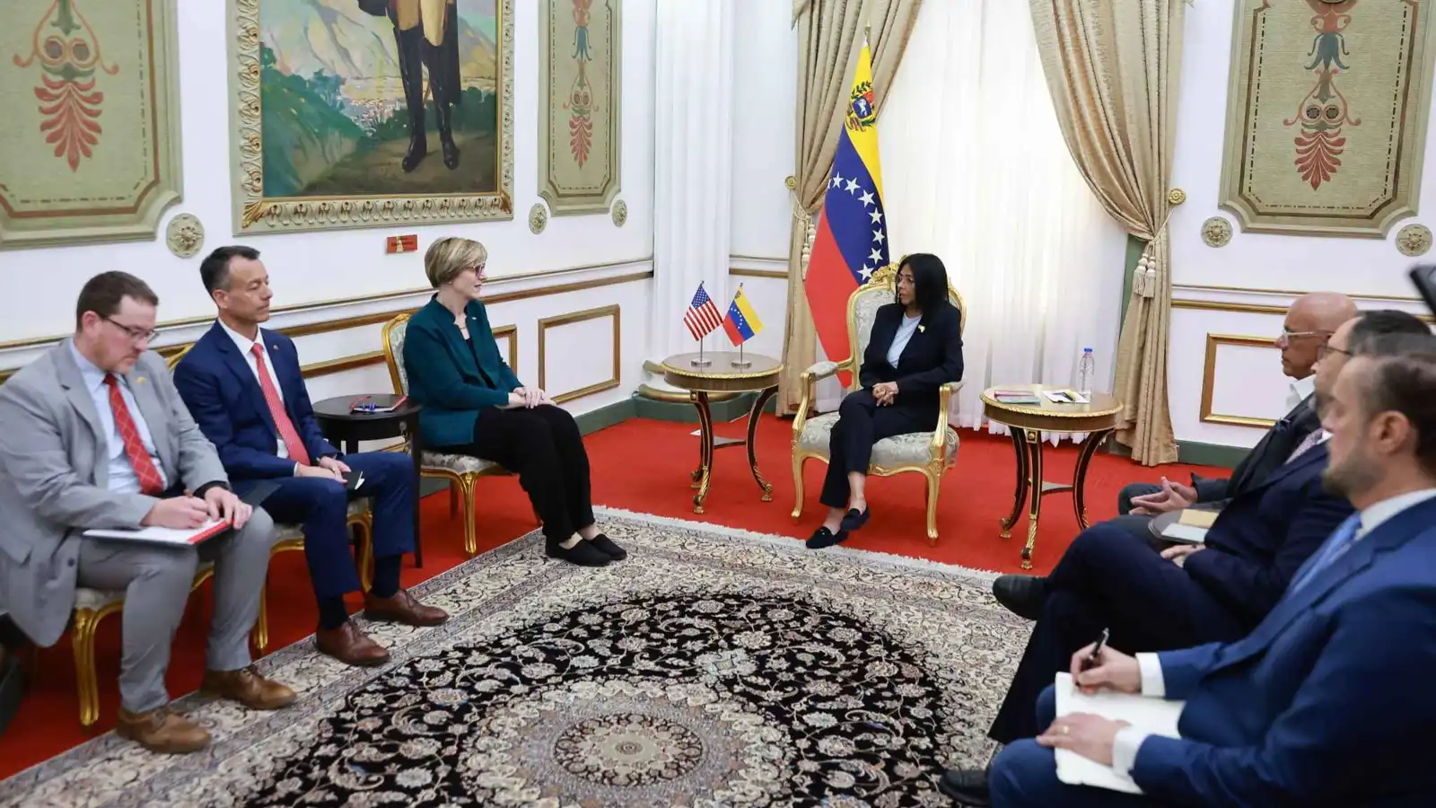 لمناقشة المرحلة الانتقالية.. رودريغيز تستقبل رئيسة البعثة الأمريكية