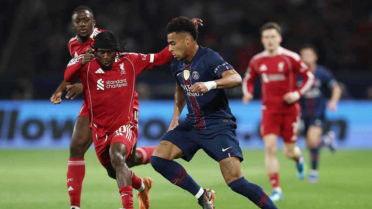 ضمن أسوأ 3 صفقات.. جمهور ليفربول يهاجم نجم الفريق بعد الخسارة أمام سان جيرمان 