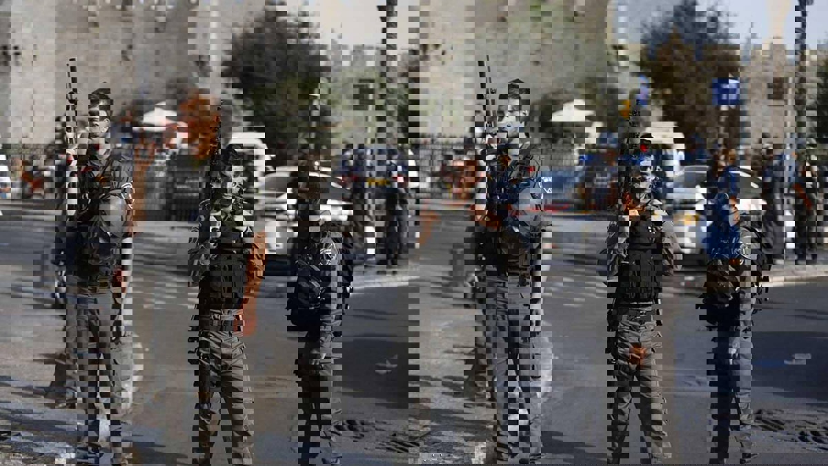 إسرائيل تعتقل محافظ القدس وقياديين بحركة فتح