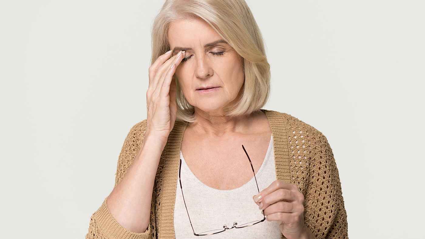 رفة العين.. متى تتحول إلى إنذار صحي؟