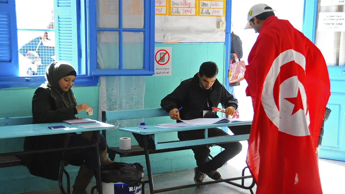 محللون: قضية "التمويل الأجنبي" قد تنتهي بحل أحزاب تونسية على رأسها "النهضة"