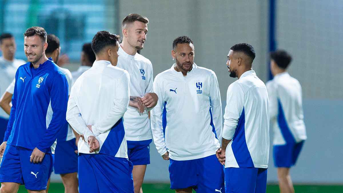 موقف نجم الهلال السعودي من خوض مباراة الغرافة