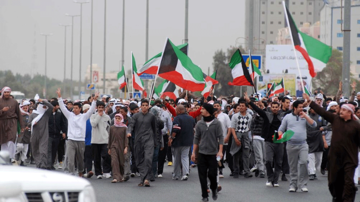 نخب كويتية تعارض منح الجنسية لفئة "البدون"