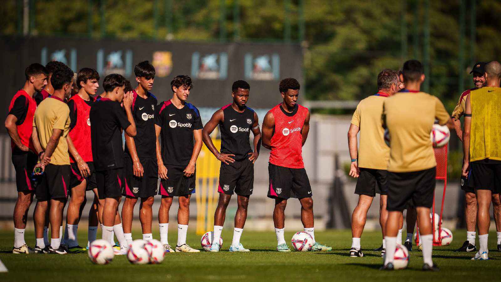 نجم بارز يرحل عن برشلونة