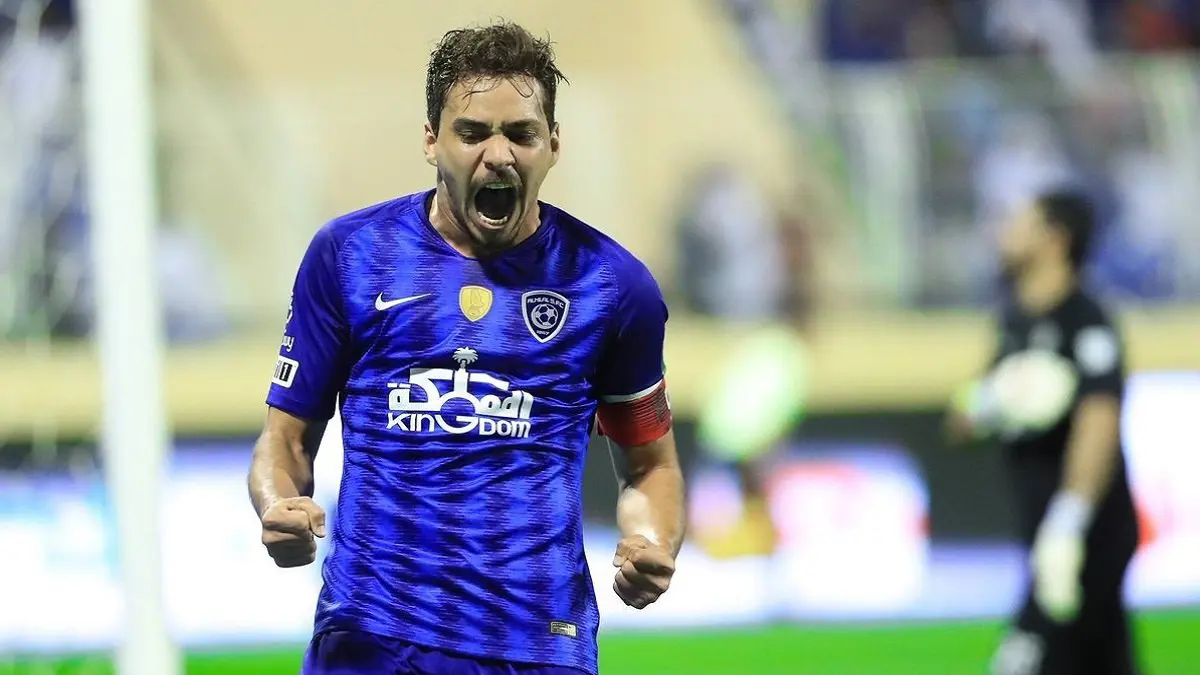 الهلال يمدد عقد كارلوس إدواردو لنهاية الموسم