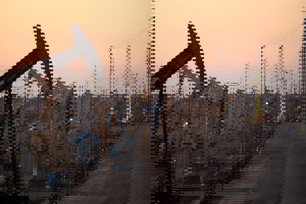 ارتفاع أسعار النفط قبيل صدور تقارير عن توقعات الطلب على الخام‎