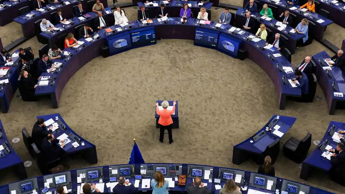 البرلمان الأوروبي يوافق على تشديد قيود اللجوء