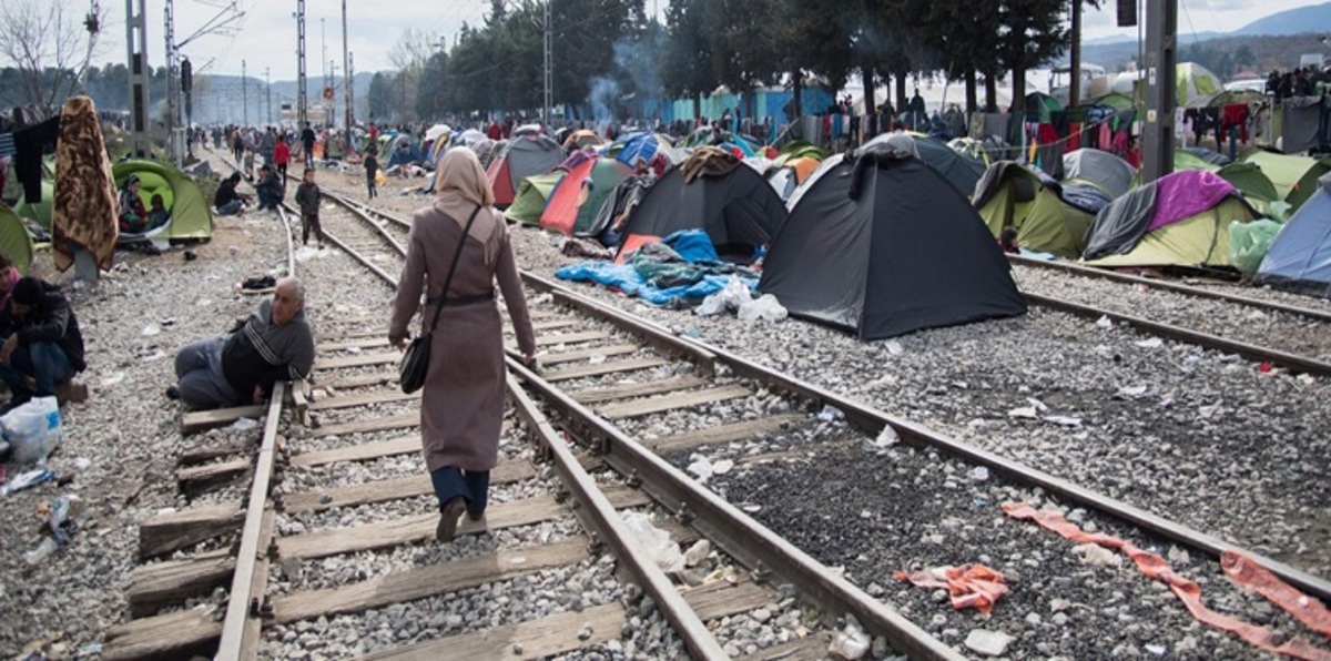 بعد اعتناقهم المسيحية.. لاجئون يعملون بالتبشير في اليونان