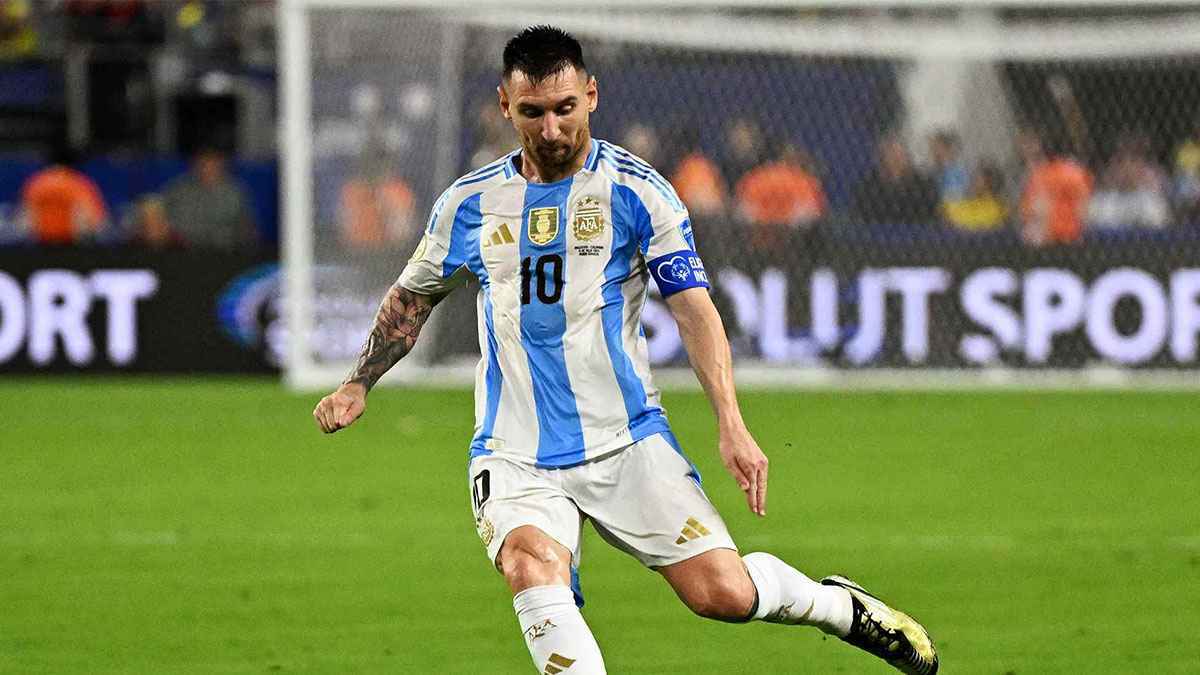 إقالة وكيل وزارة الرياضة الأرجنتيني بعد مطالبته ميسي بالاعتذار